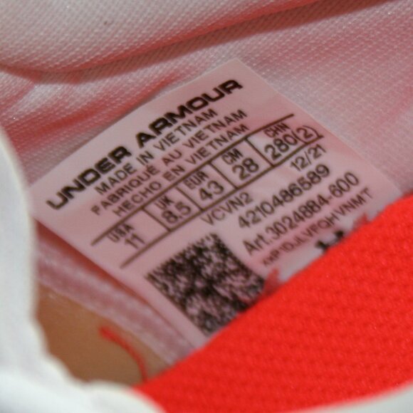 UnderArmour Charge Cushioning Running Shoe White Size 11(NWOT) - Picture 8 of 8